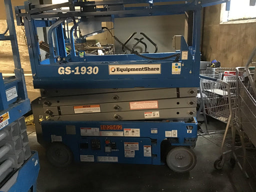 2020 Genie GS-1930 Solid Non Marking Tires, Beacon, Folding rails with half height swing gate, 800W Inverter