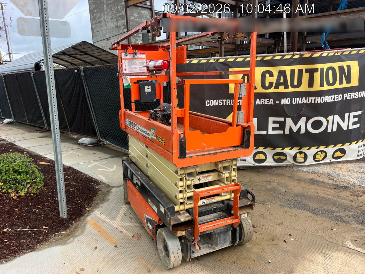 2021 JLG ES1932