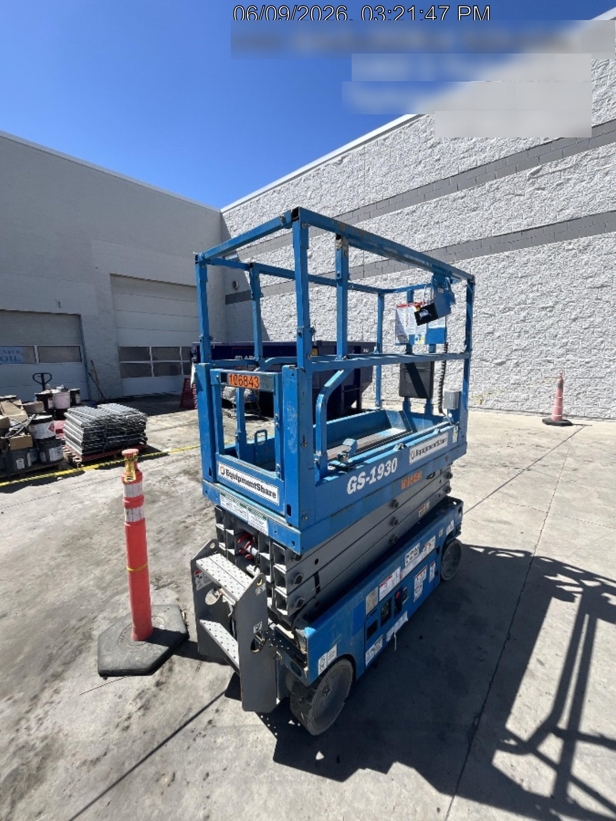 2020 Genie GS-1930 Solid Non Marking Tires, Beacon, Folding rails with half height swing gate, 800W Inverter