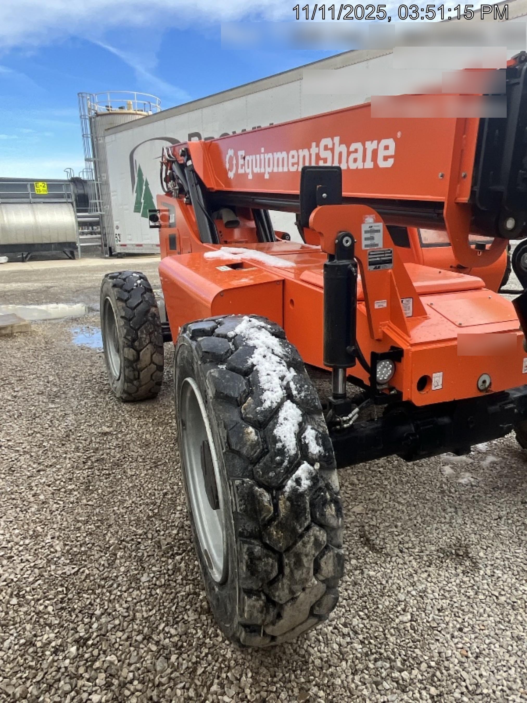 2023 SKYTRAK 8042
