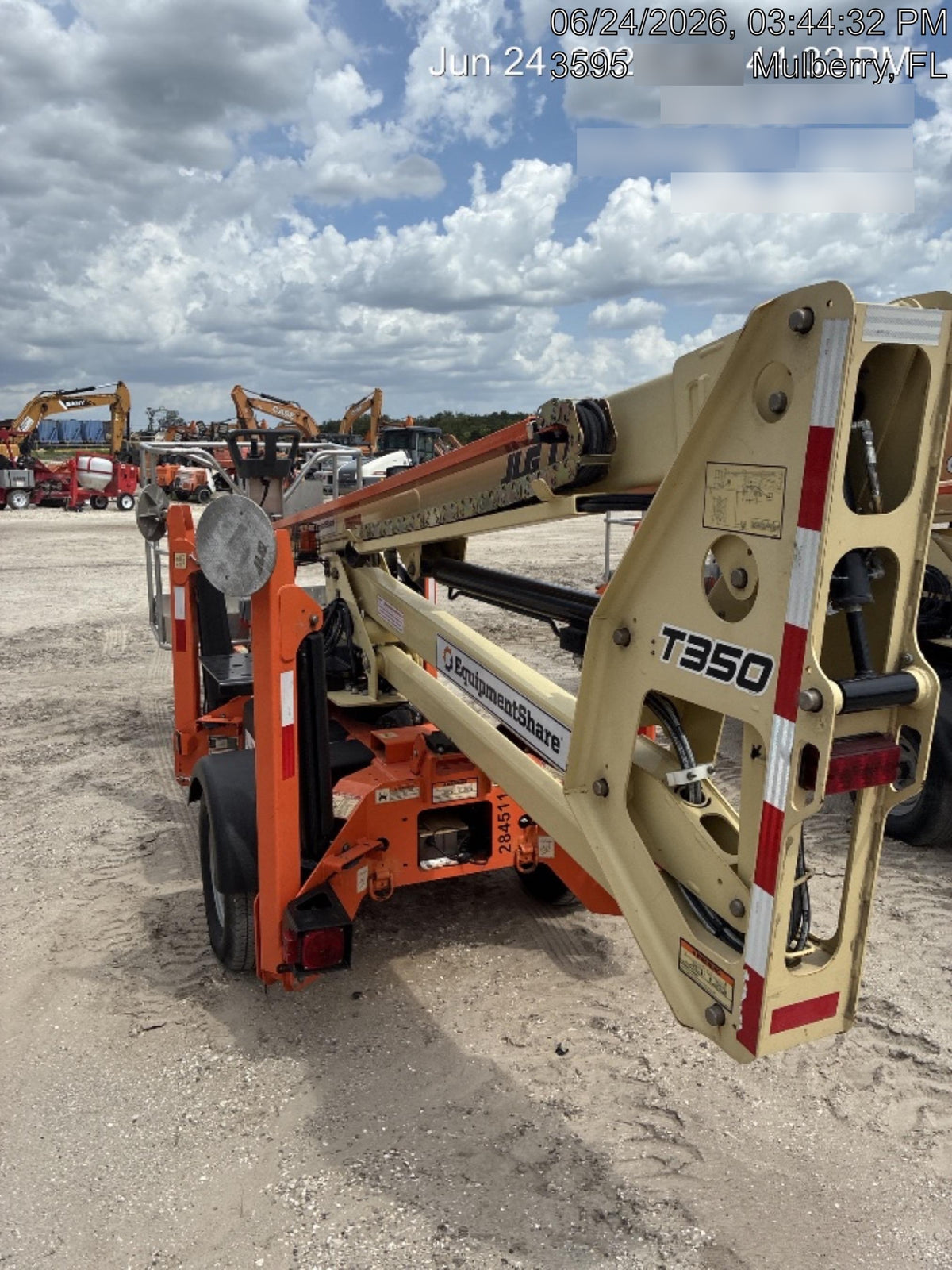 2022 JLG T350