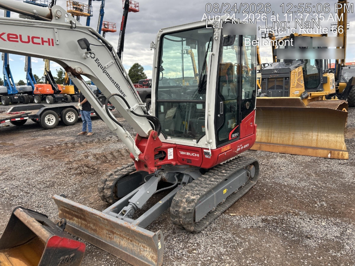 2025 TAKEUCHI TB235-2CR