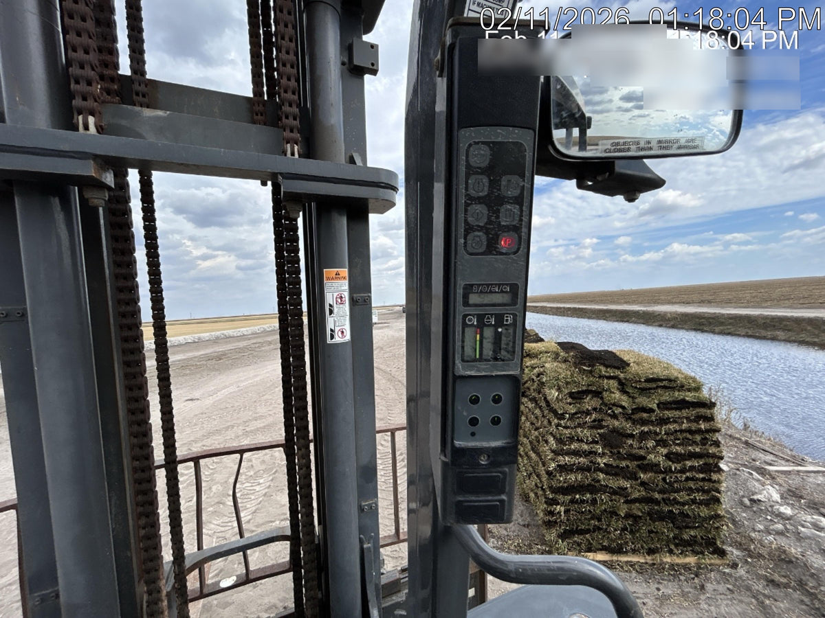 2023 CASE 588H