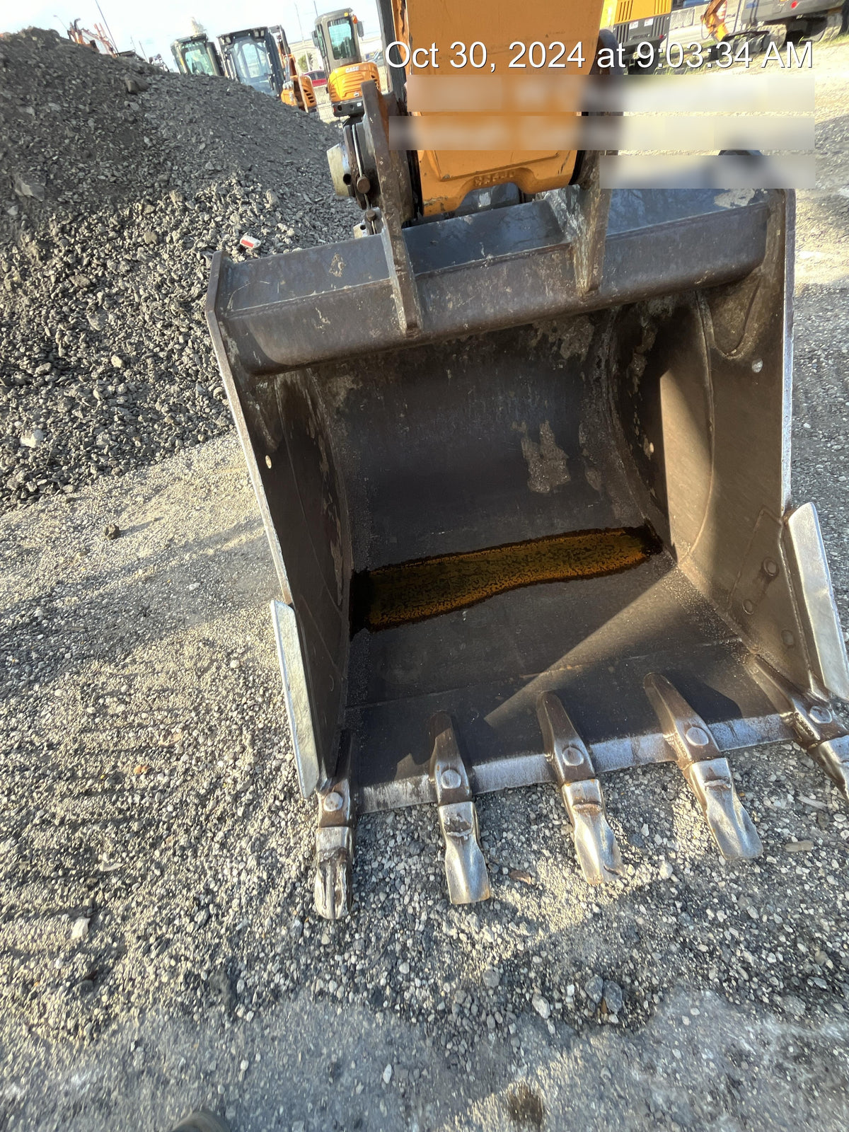 2017 CASE 36" Bucket - Case