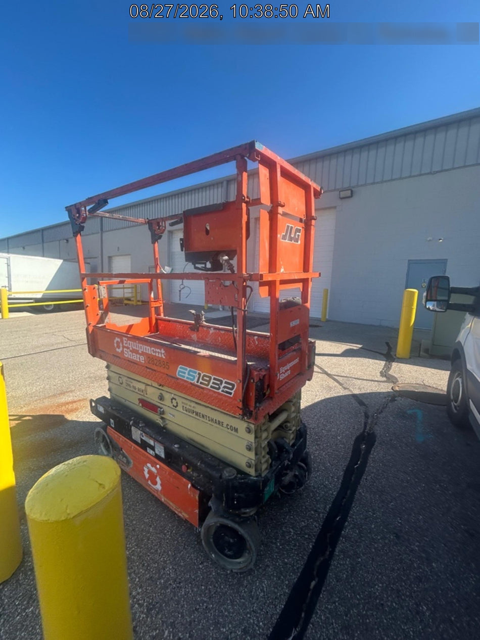 2022 JLG ES1932