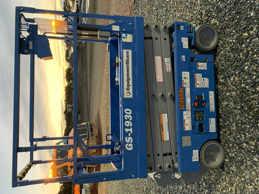 2020 Genie GS-1930 Solid Non Marking Tires, Beacon, Folding rails with half height swing gate, 800W Inverter