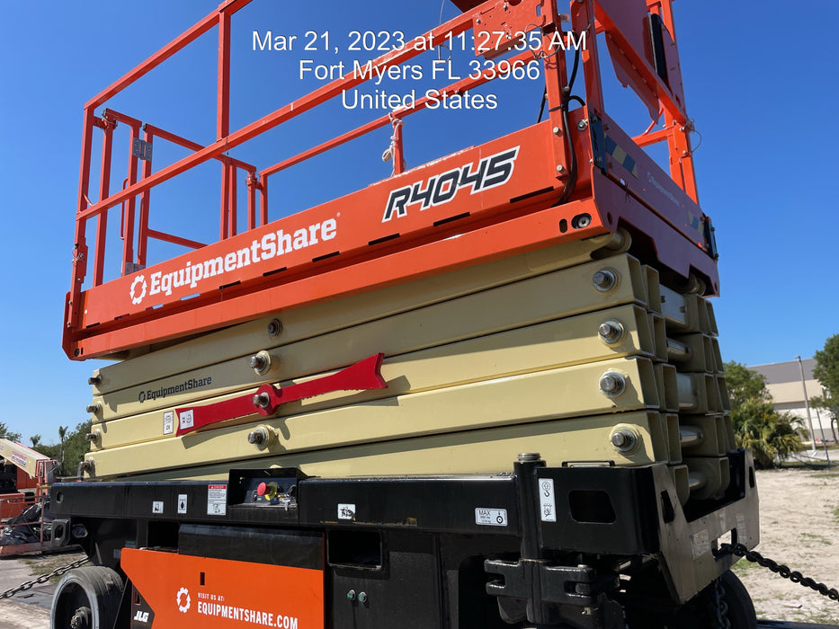 2022 JLG R4045