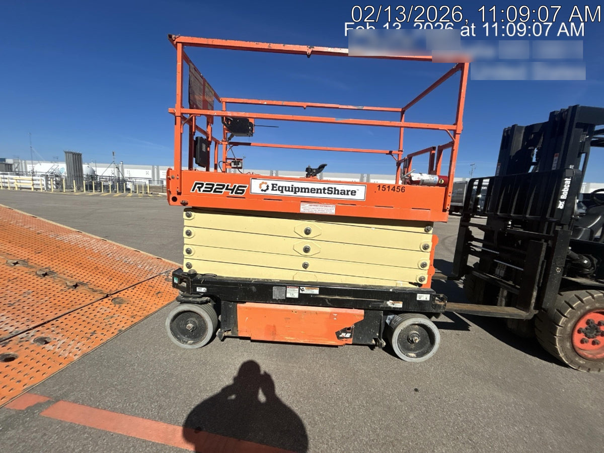 2021 JLG R3246