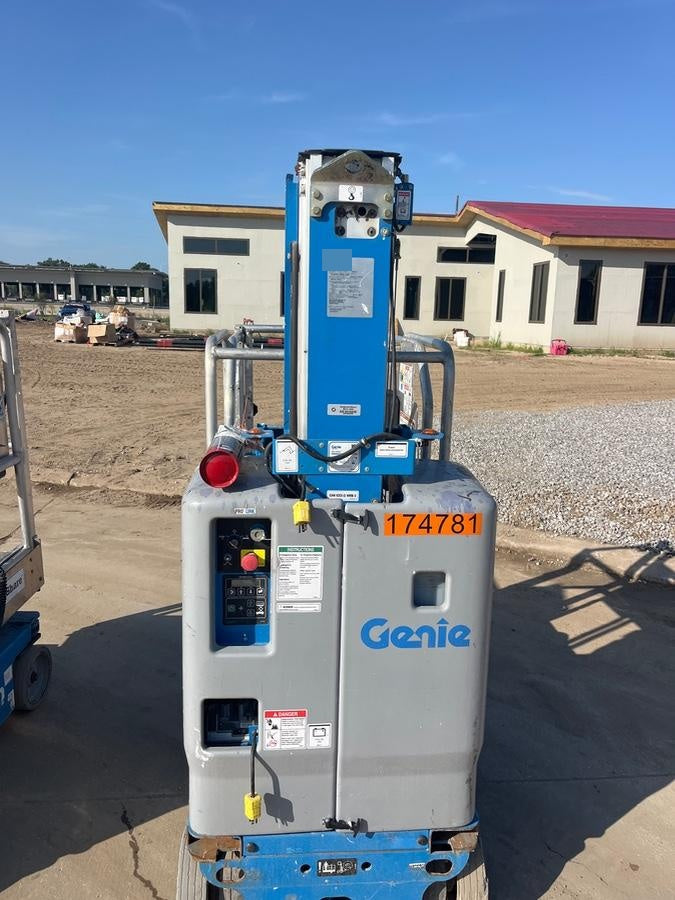 2021 GENIE GR-20