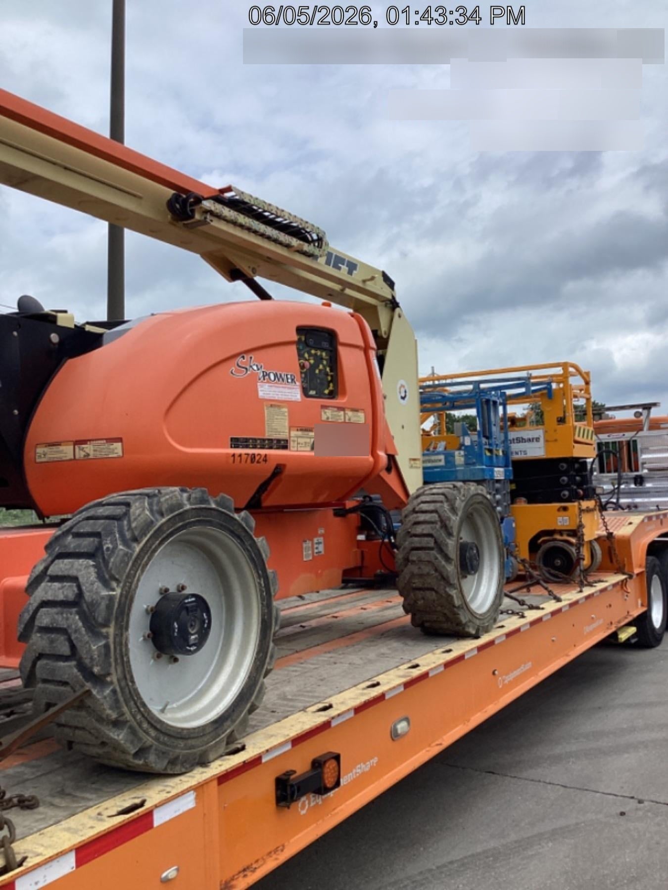 2021 JLG 600AJ