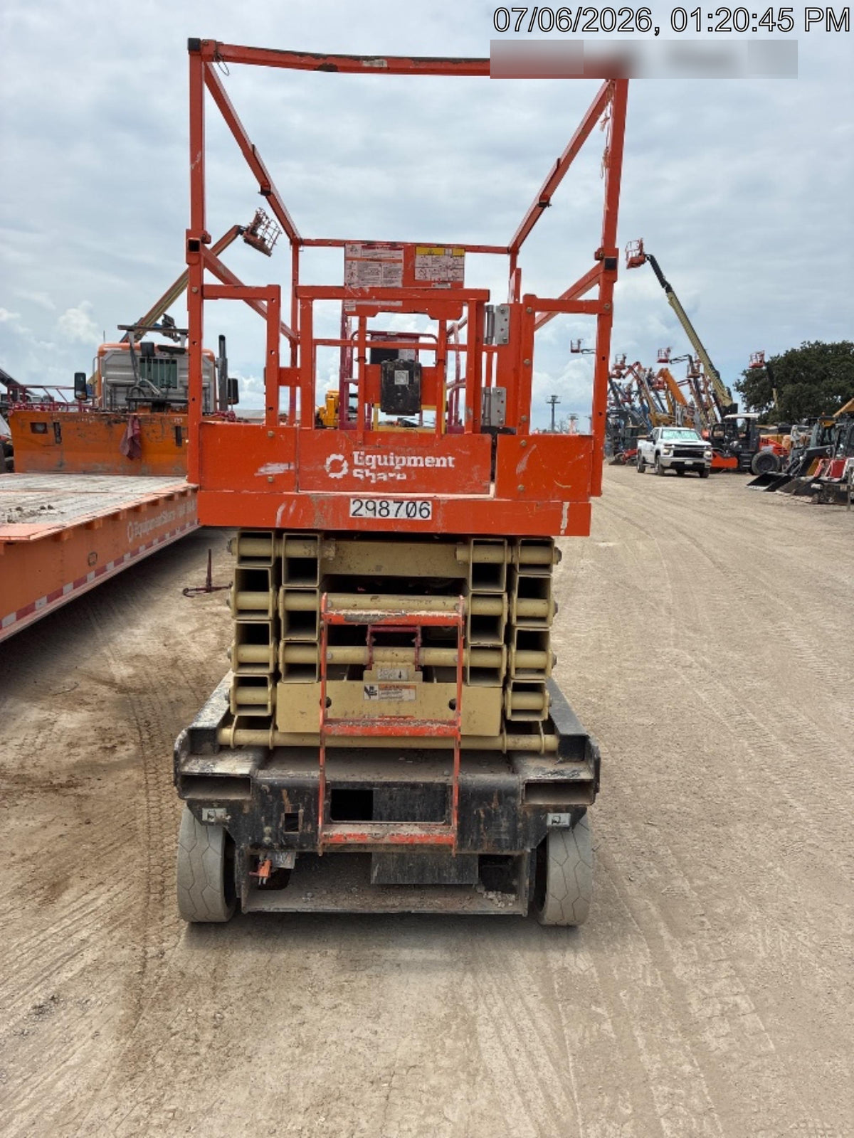 2023 JLG ES3246