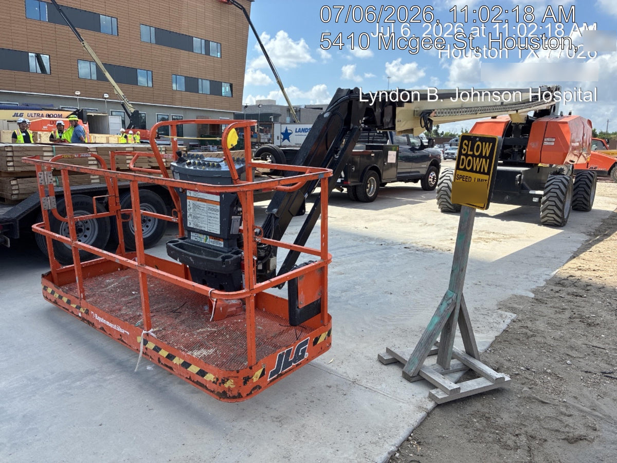 2023 JLG 860SJ
