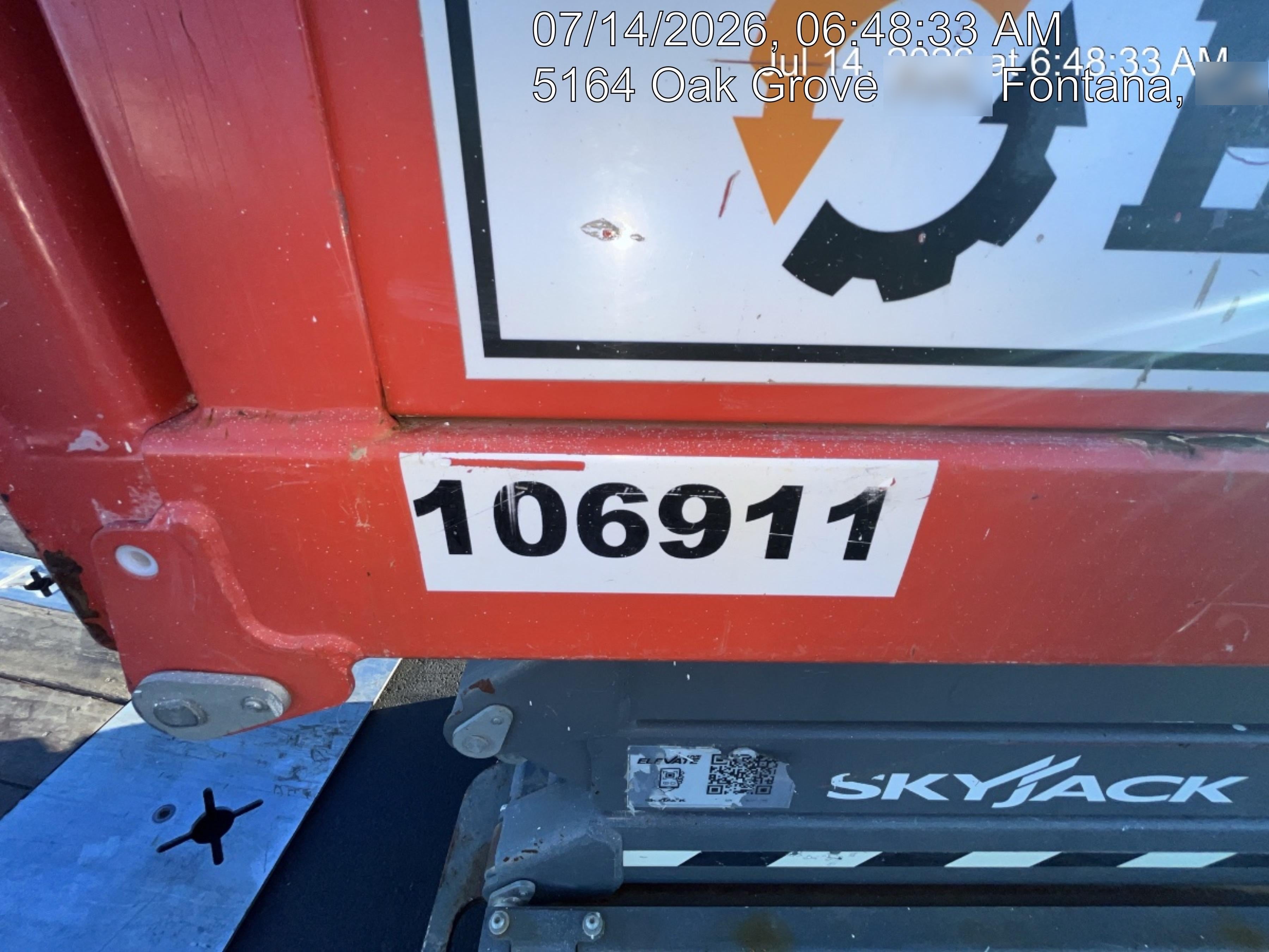 2020 Skyjack SJIII-3219 Solid NM Tires, Half height spring hinged entry gate, Dual Beacons, 800W Inverter