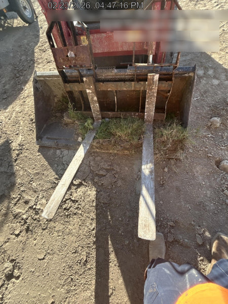 2020 EMKAY 48" Pallet Forks - Emkay