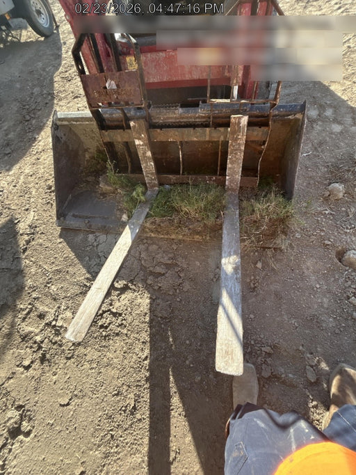 2020 EMKAY 48" Pallet Forks - Emkay