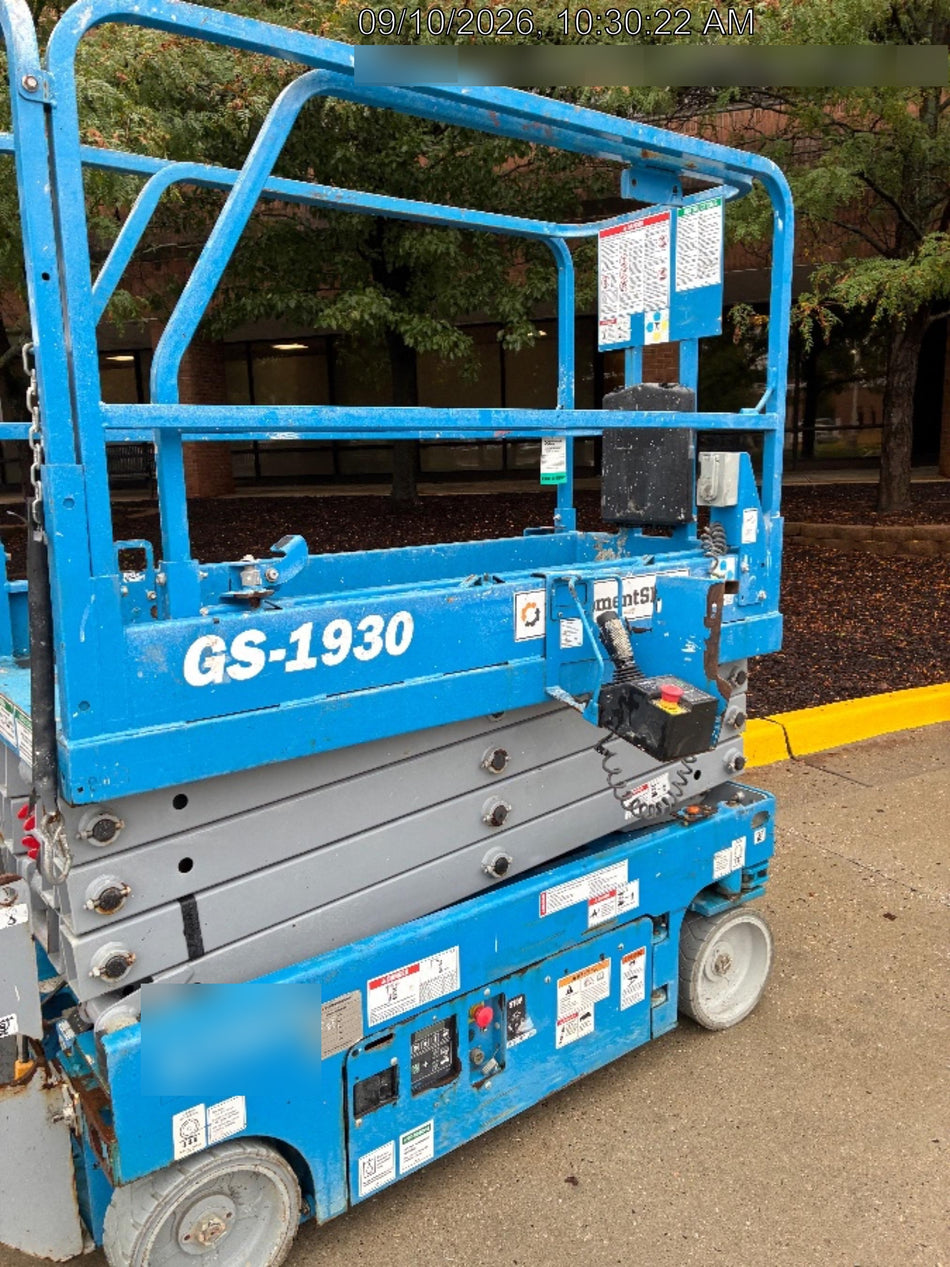 2019 Genie GS-1930 Fixed rails with chain Entry