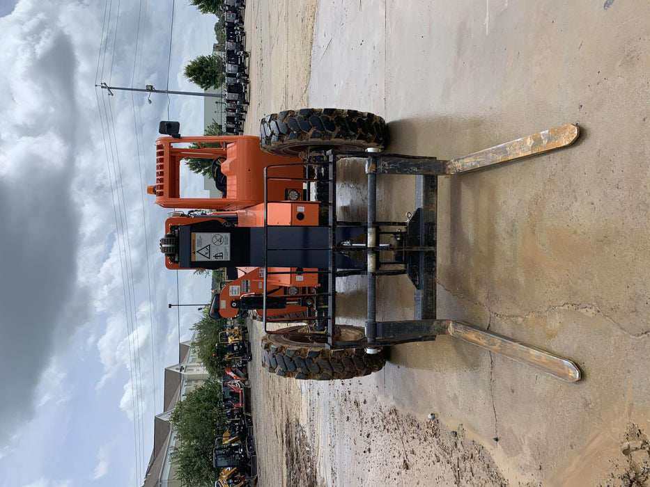 2019 Skytrak 6036 Canopy, Solid Tires, LED Work Lights, Beacon 50" Carriage, 48" Pallet Forks