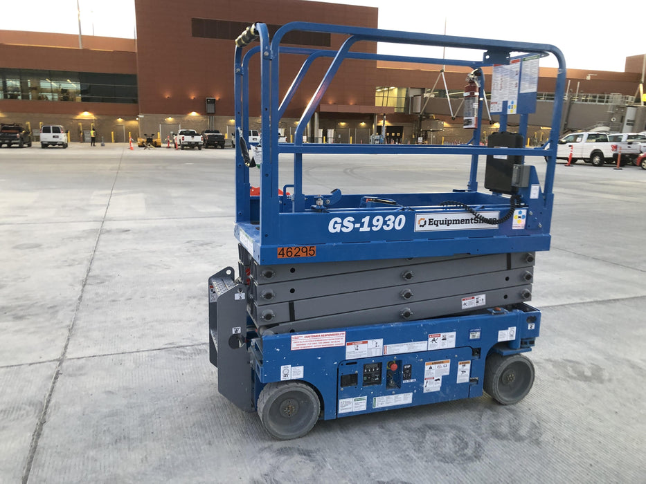 2019 Genie GS-1930 Fixed rails with chain Entry