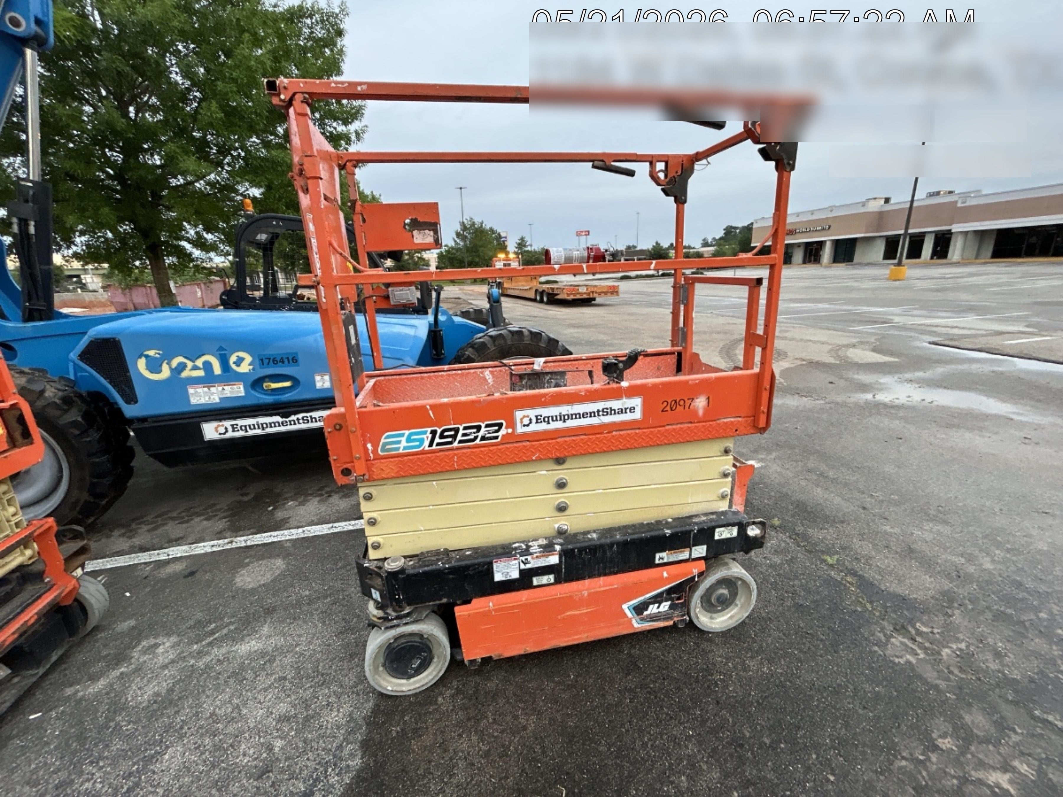 2022 JLG ES1932