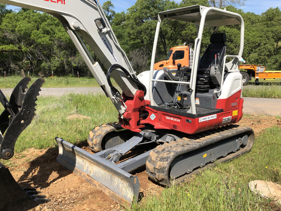 2019 Takeuchi TB260 Canopy, Standard Blade, Auxiliary hydraulics Manual QC, Hydraulic thumb, 12" ,18", 24" Bucket