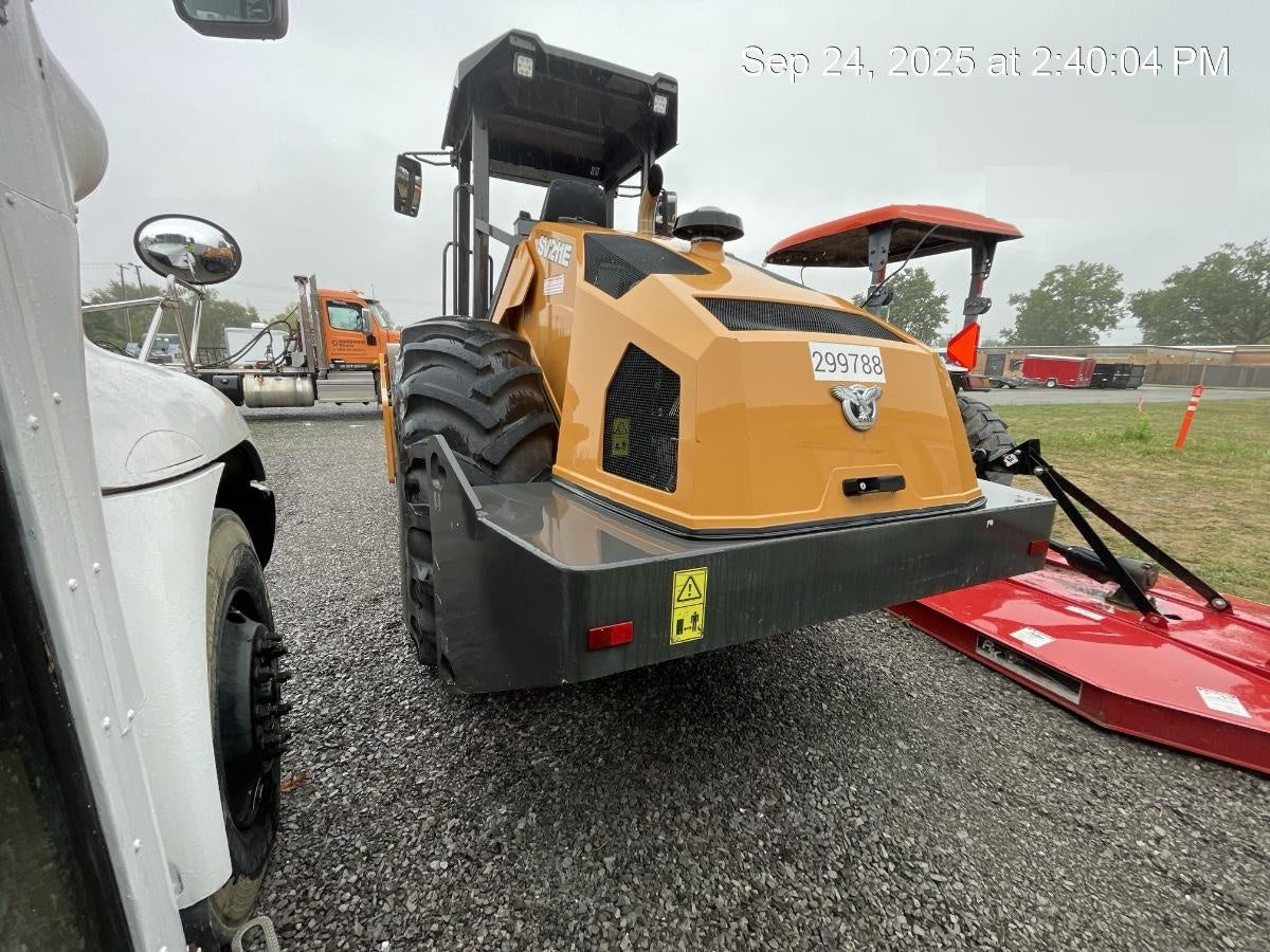 2023 CASE SV211E