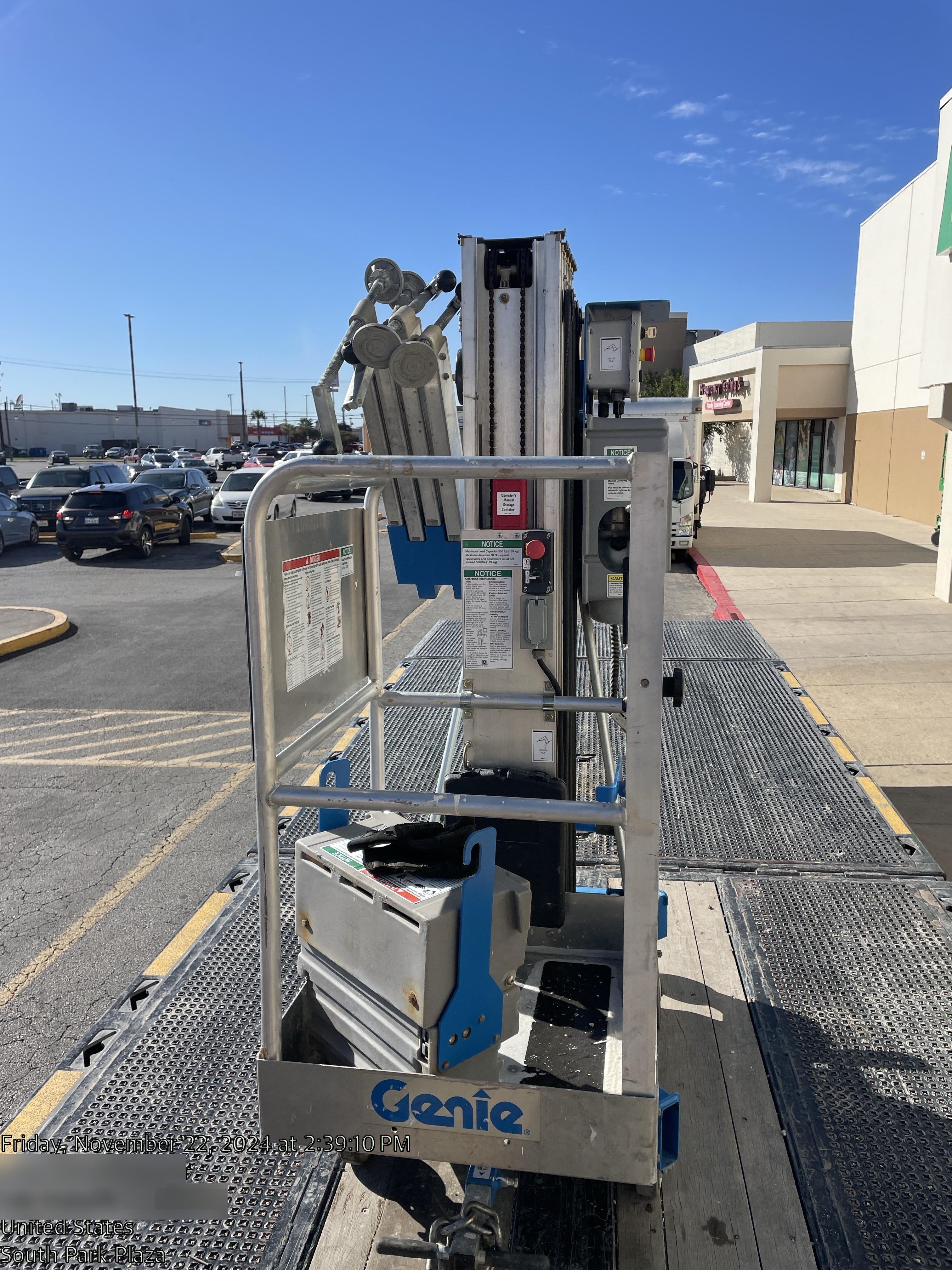 2019 GENIE AWP-30S