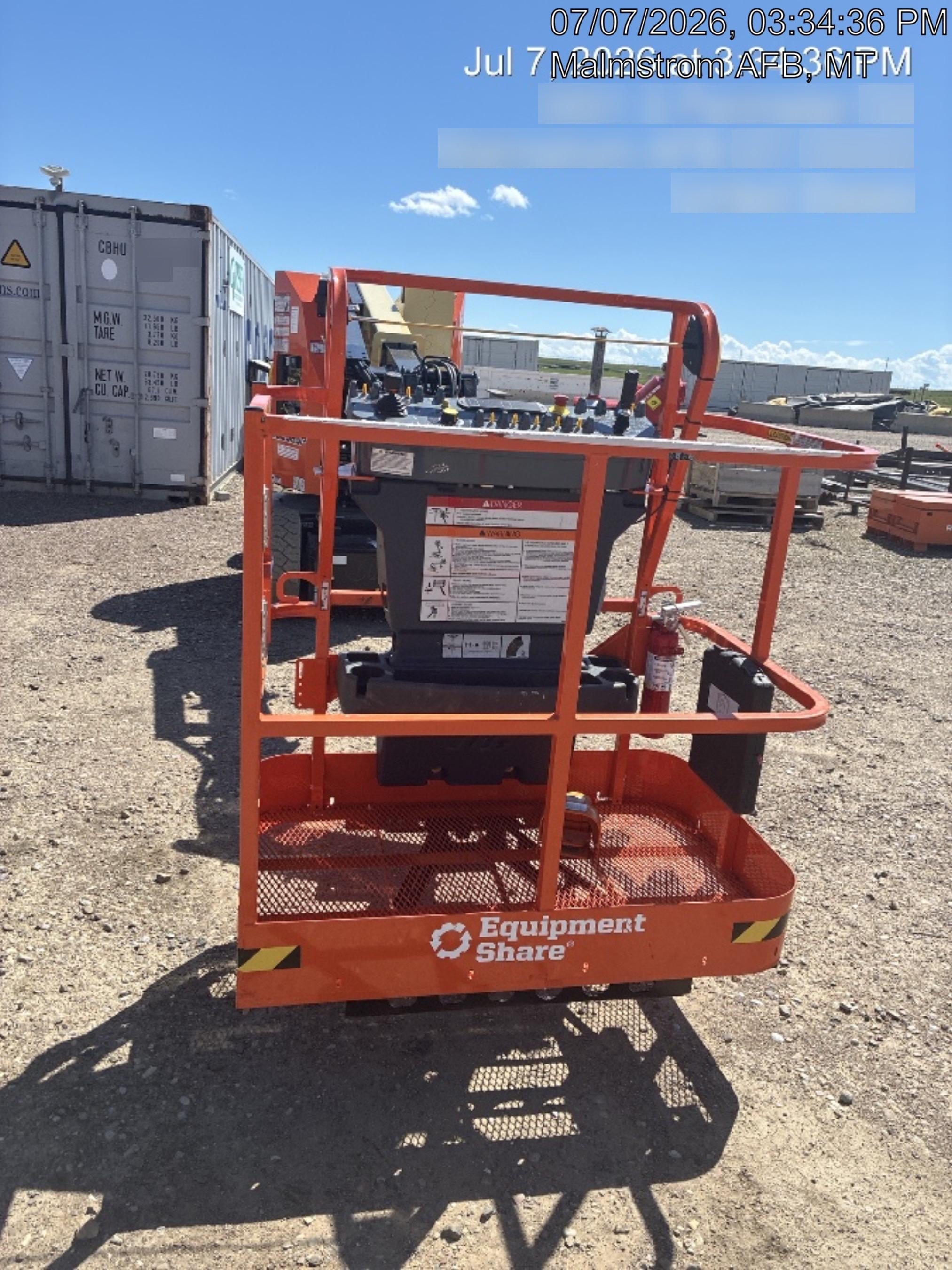2025 JLG E300AJP