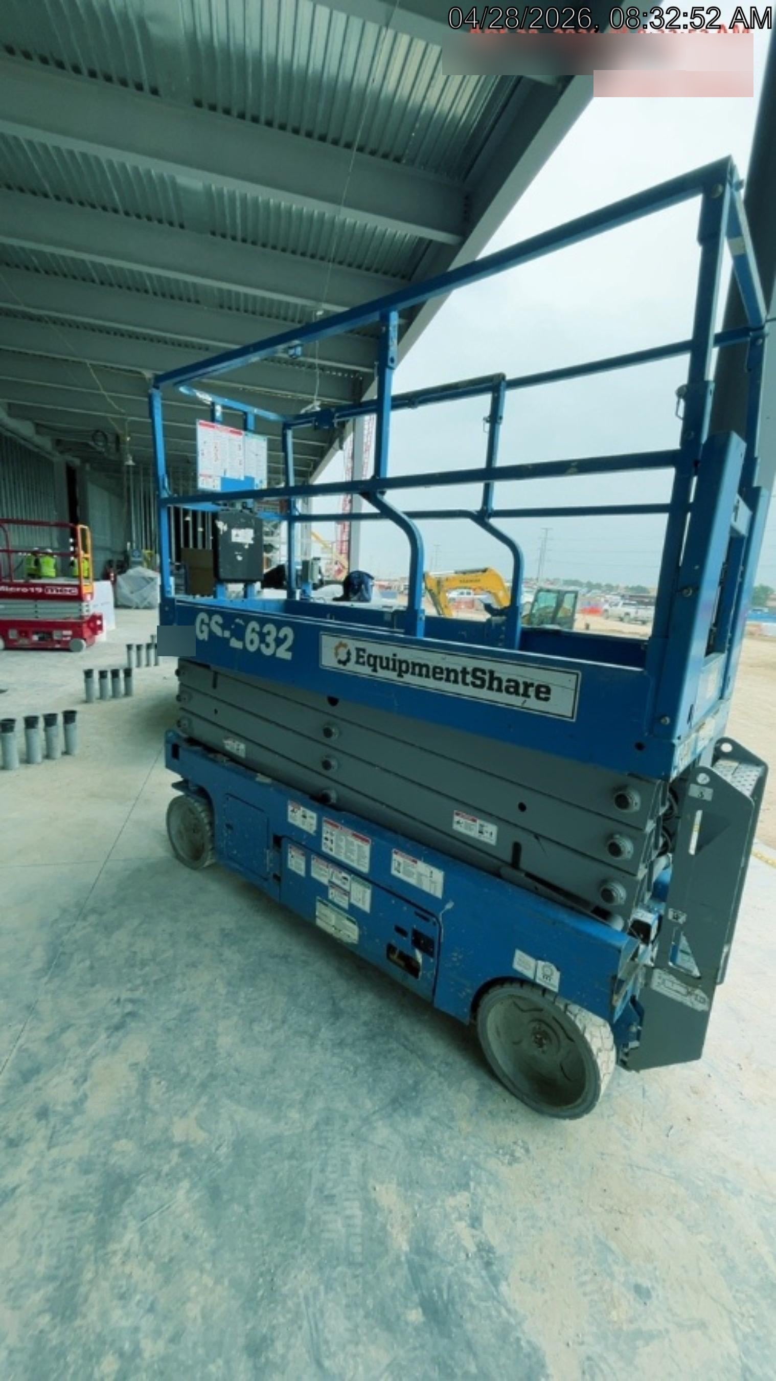 2019 Genie GS-2632 Folding rails with half height swing gate