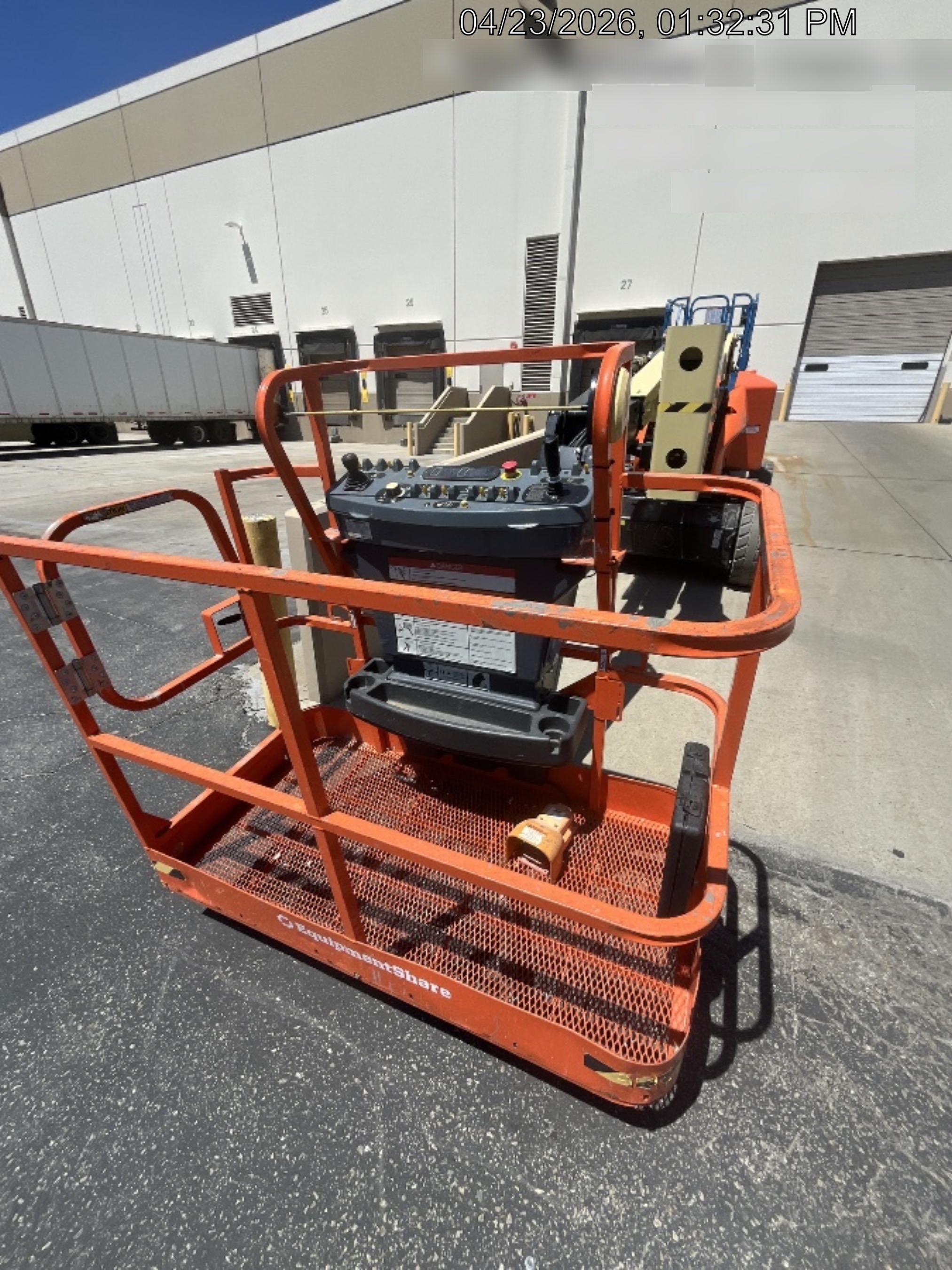 2024 JLG E450AJ
