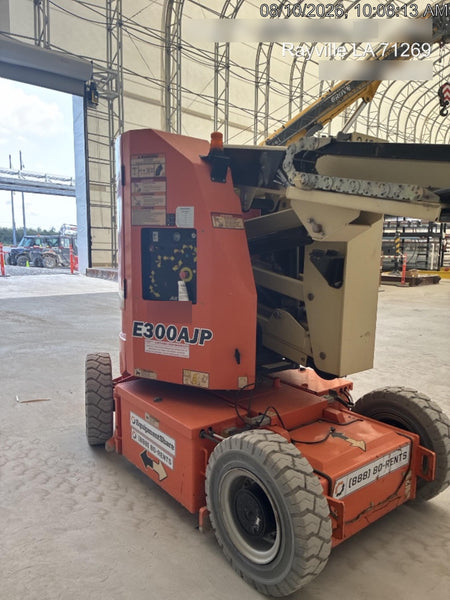 2019 JLG E300AJP