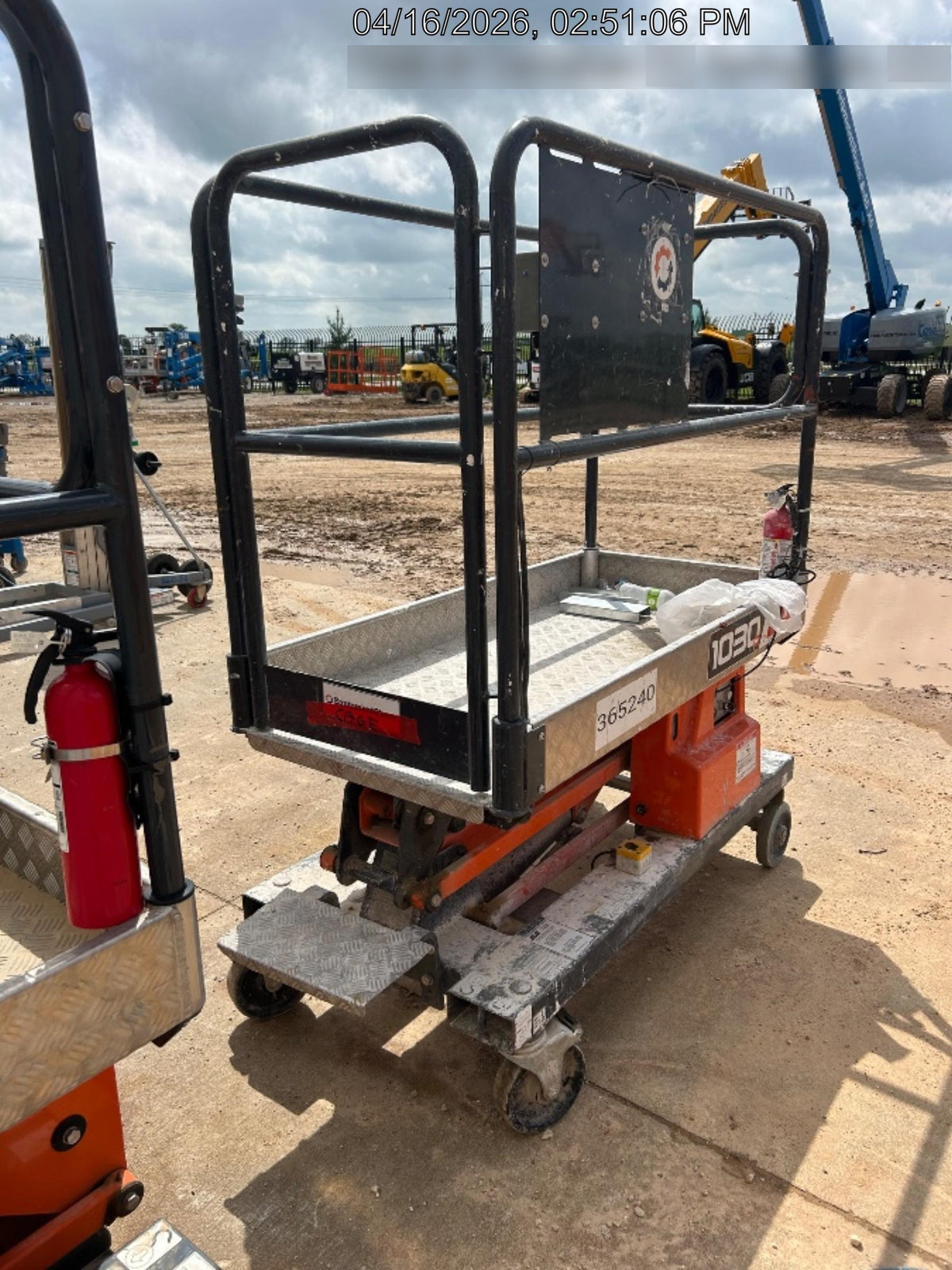 2023 JLG 1030P