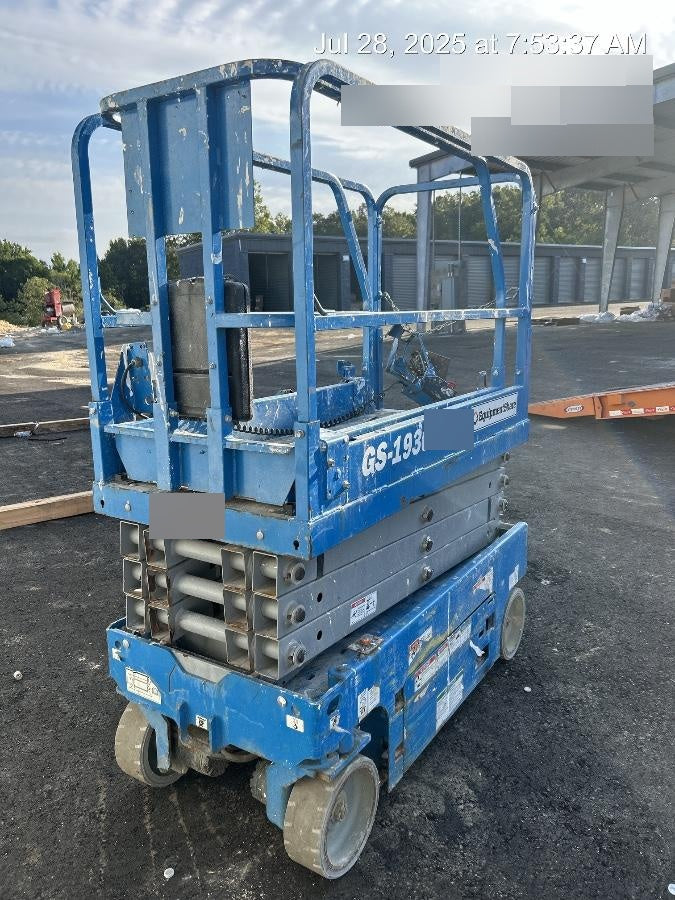 2019 Genie GS-1930 Fixed Rails with Chain Entry
