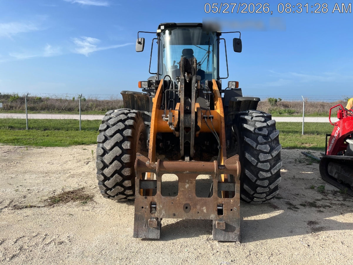 2023 CASE 821G