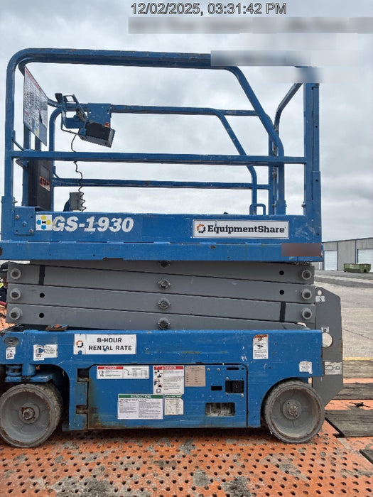 2019 Genie GS-1930 Fixed Rails with Chain Entry