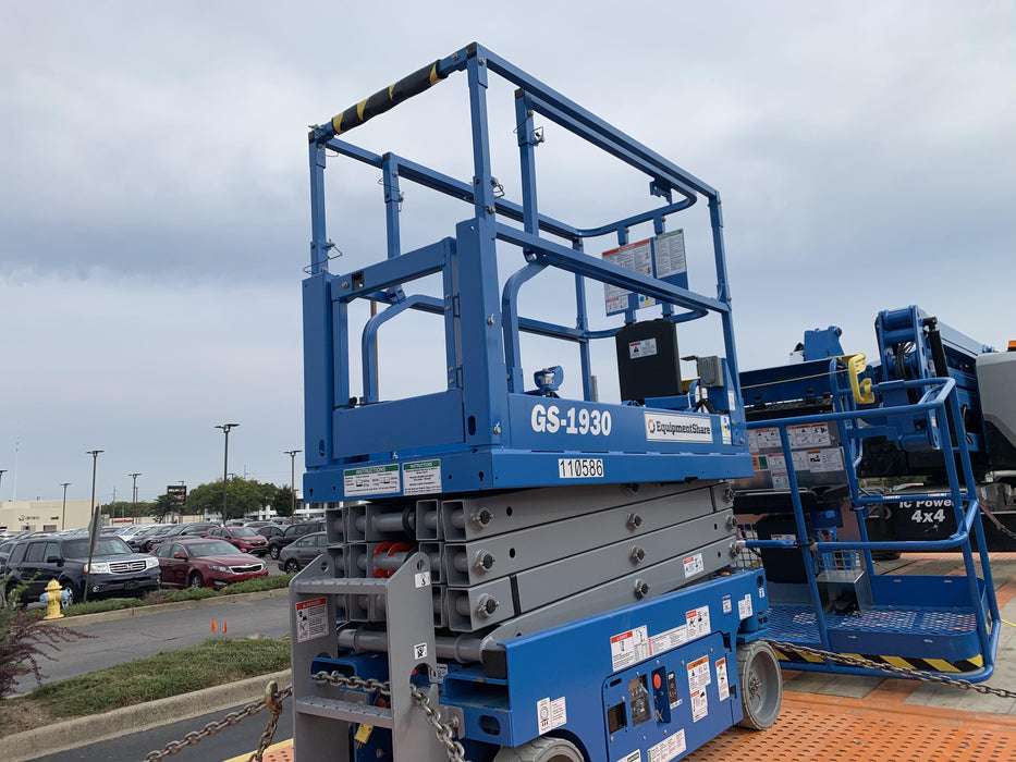 2020 Genie GS-1930 Solid Non Marking Tires, Beacon, Folding rails with half height swing gate, 800W Inverter