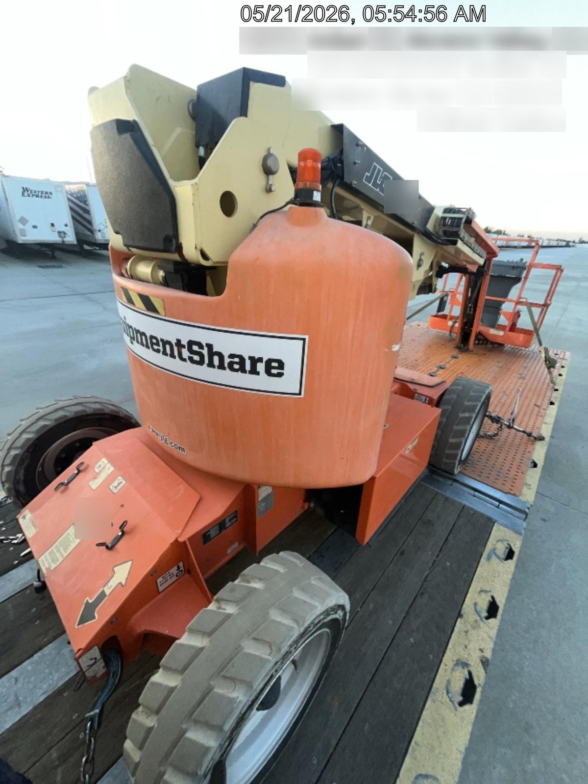 2019 JLG E450AJ
