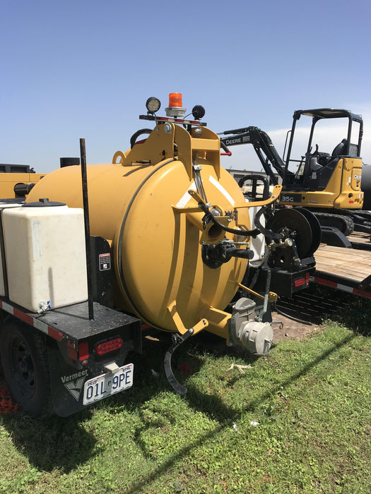 2022 Vac-Tron LP573XDT T4 Koehler Diesel Engine, 500 Gallon Debris Tank, x2 100 Gallon Water Tanks