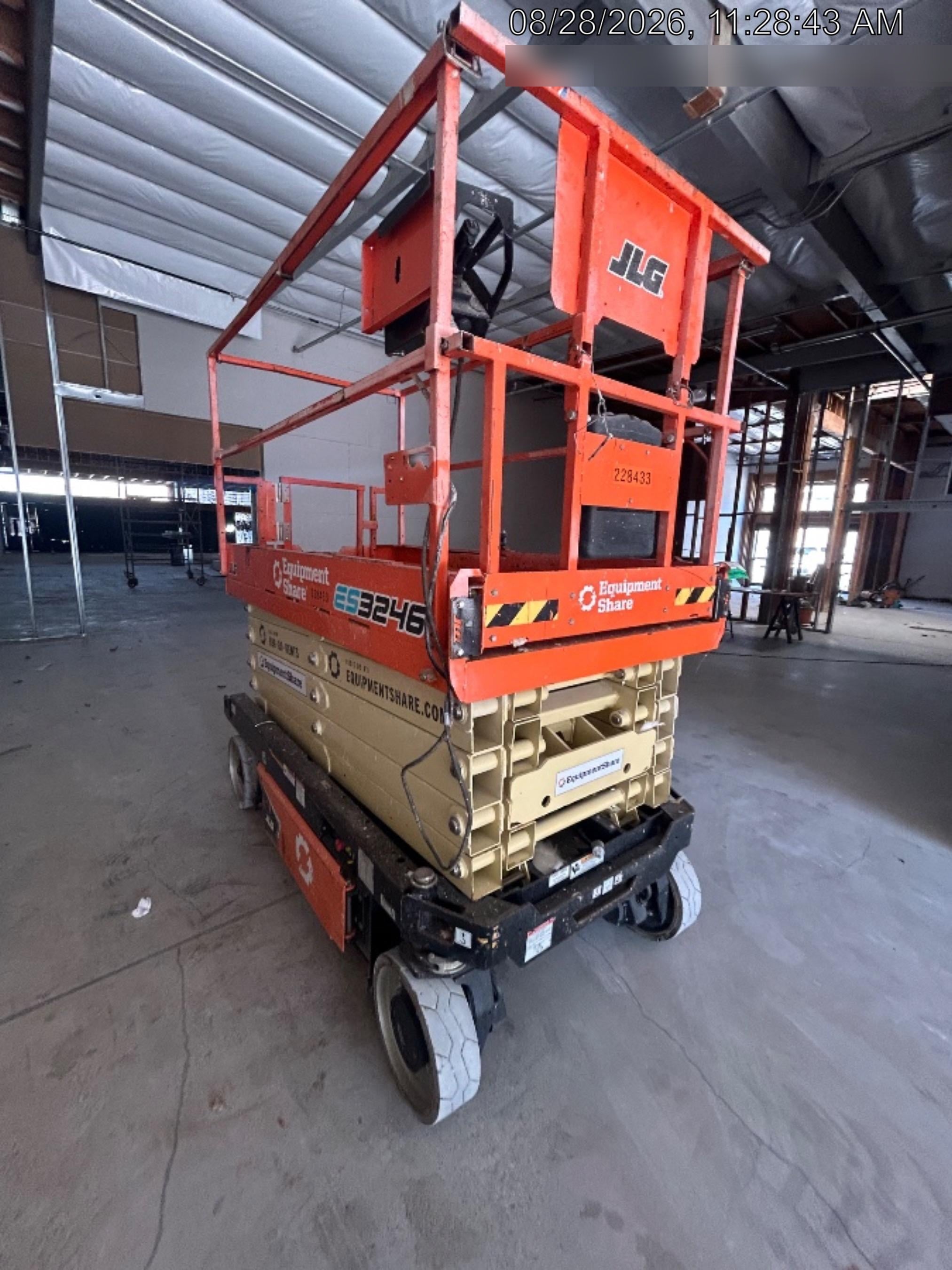 2022 JLG ES3246