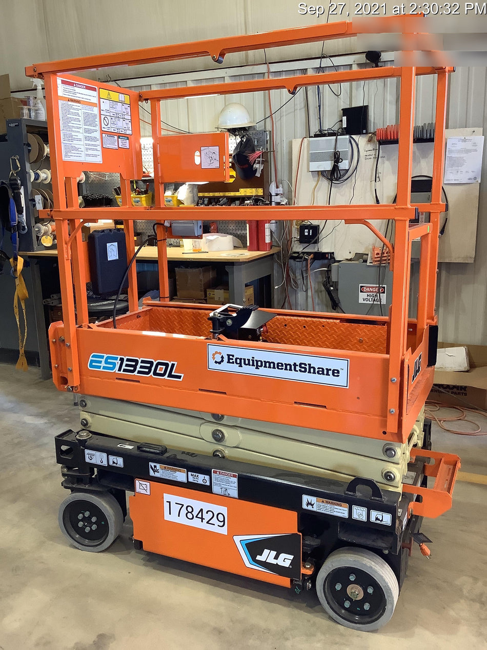 2021 JLG ES1330L