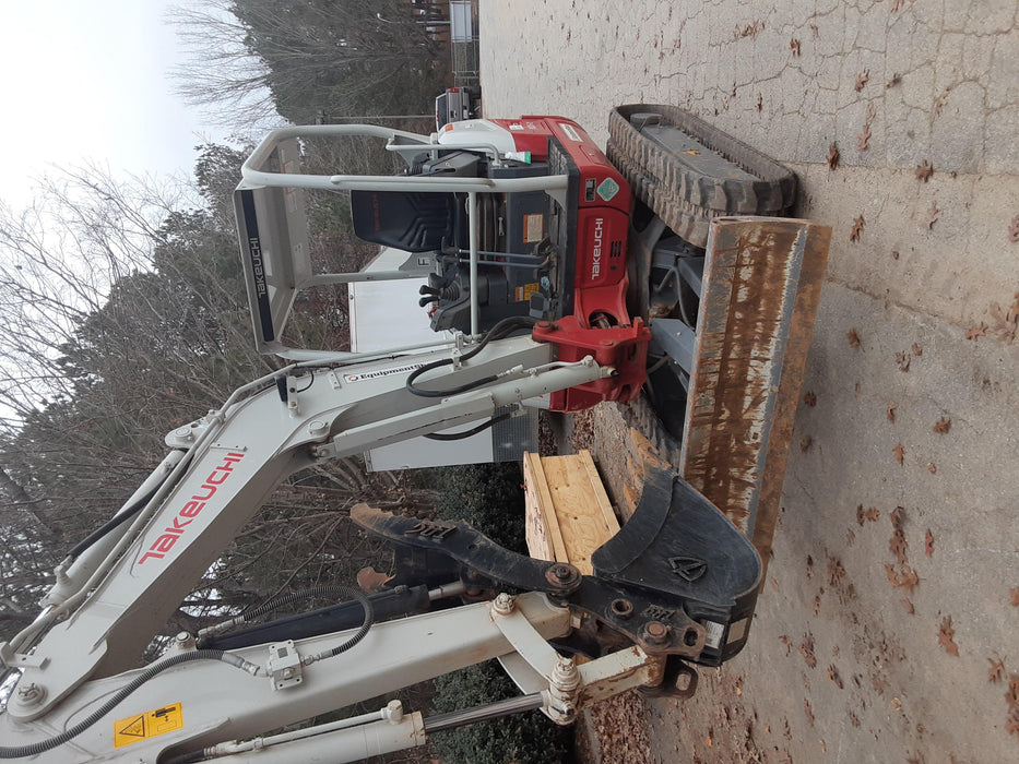 2020 TAKEUCHI TB235-2R