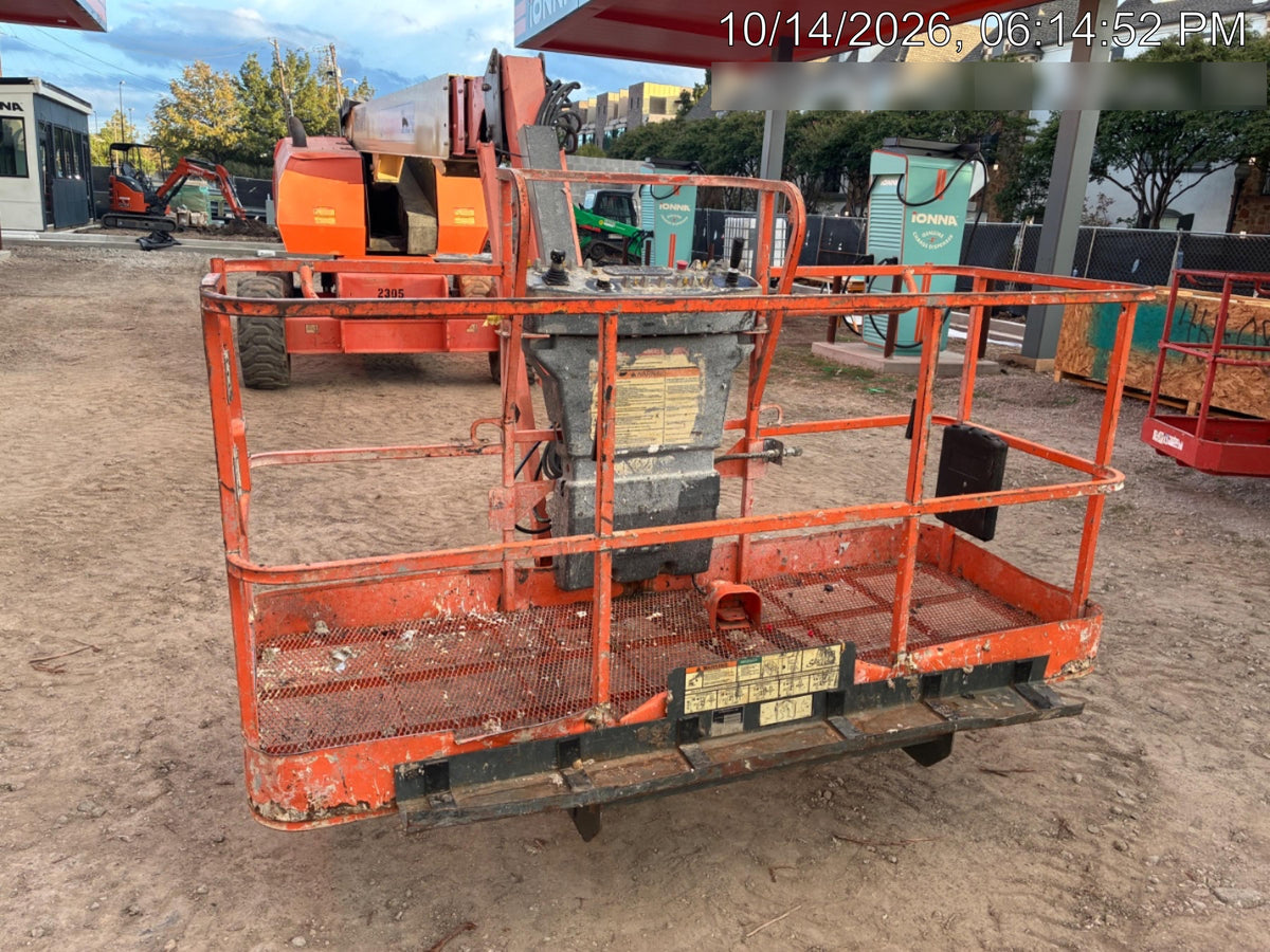 2016 JLG 660SJ
