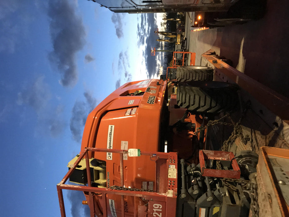2019 JLG 660SJ