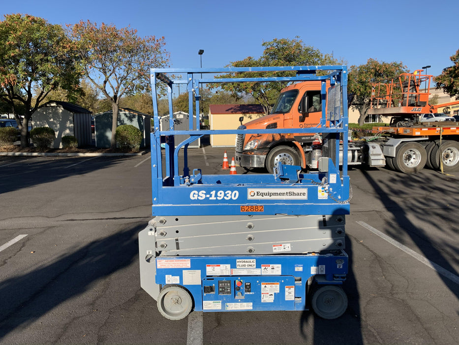 2020 Genie GS-1930 Solid Non Marking Tires, Beacon, Folding rails with half height swing gate