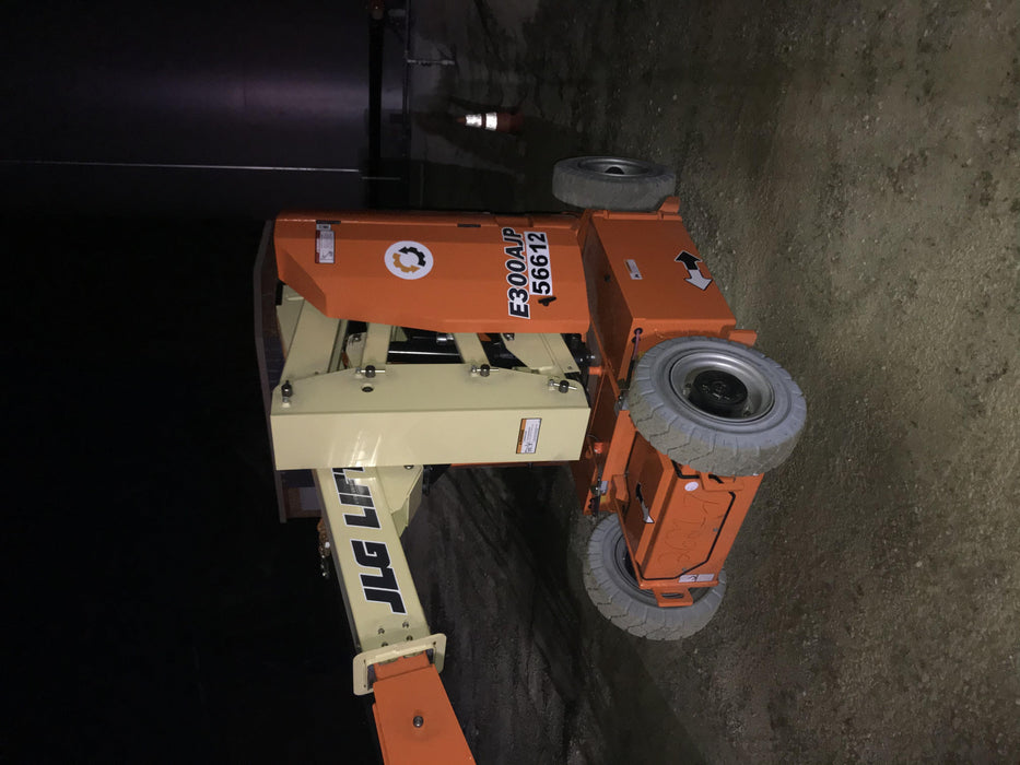 2020 JLG E300AJP