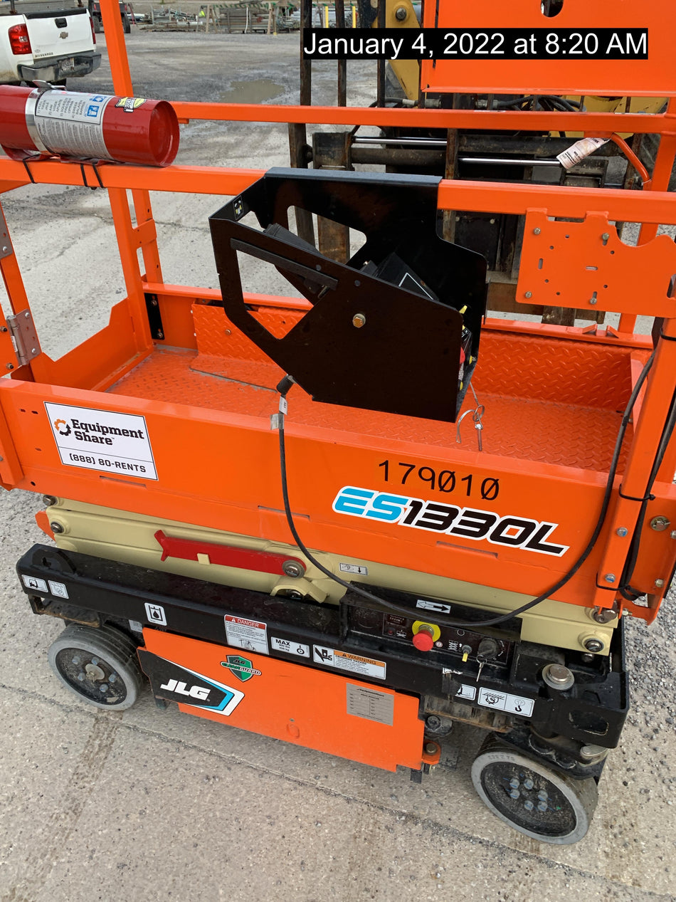 2021 JLG ES1330L