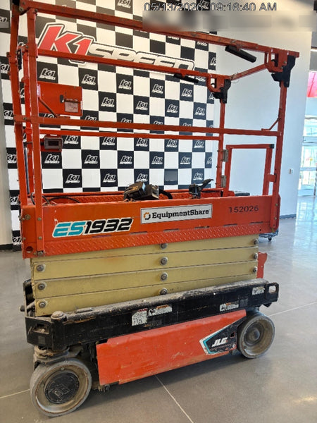 2021 JLG ES1932