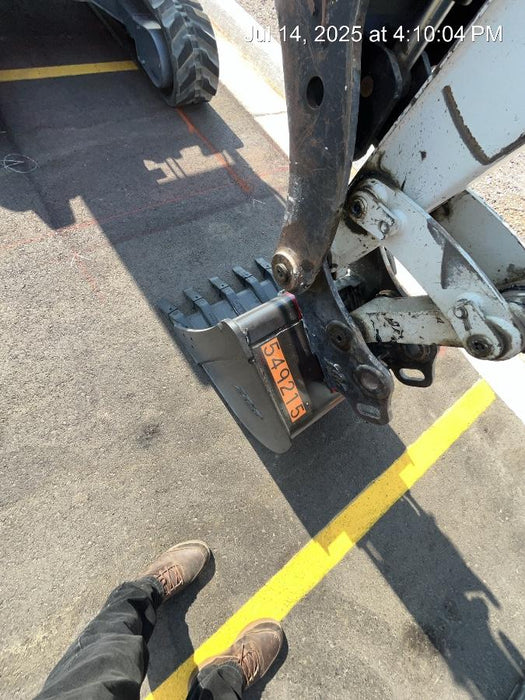 2025 TAKEUCHI 24" Bucket Takeuchi