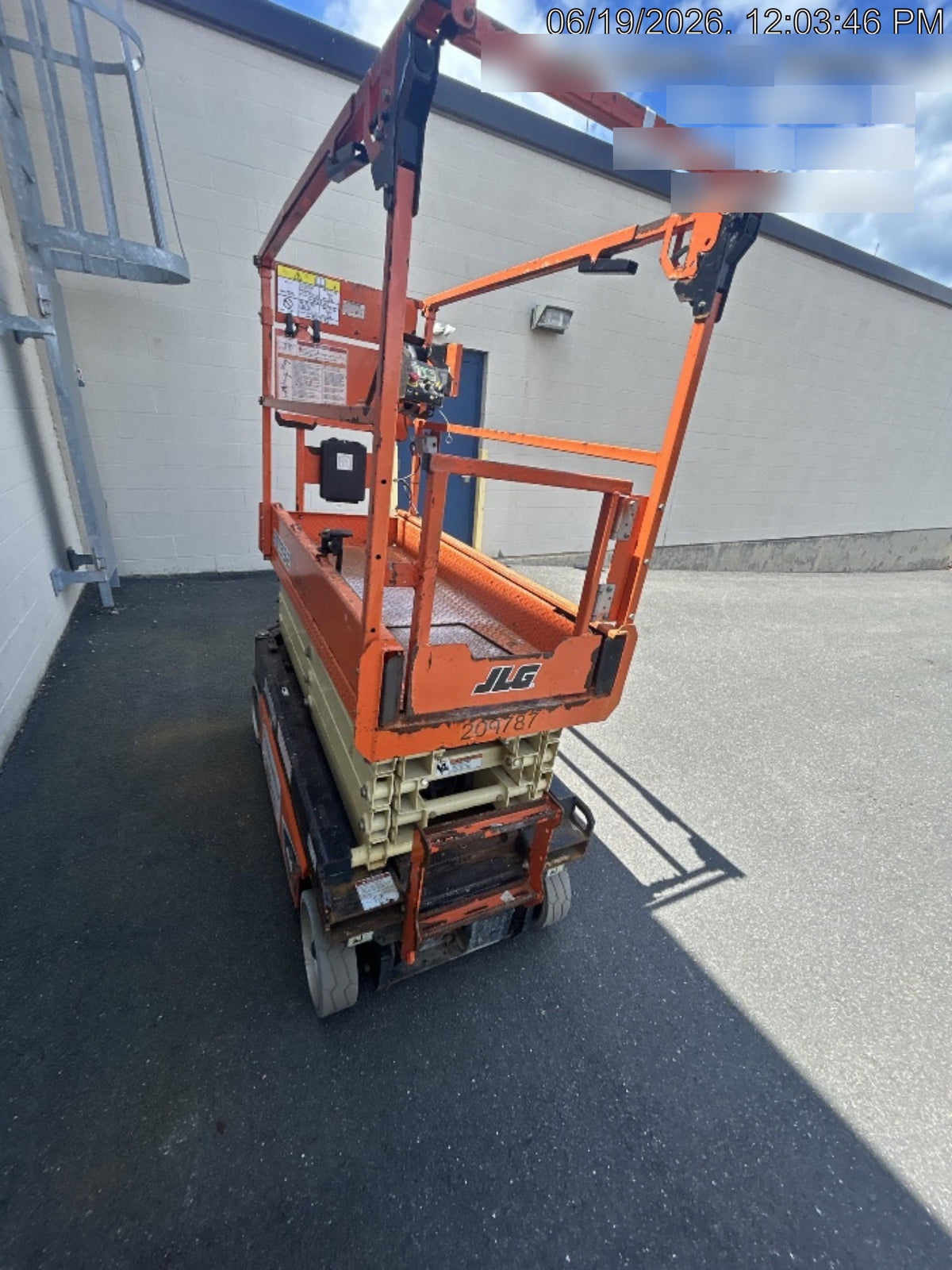 2022 JLG ES1932