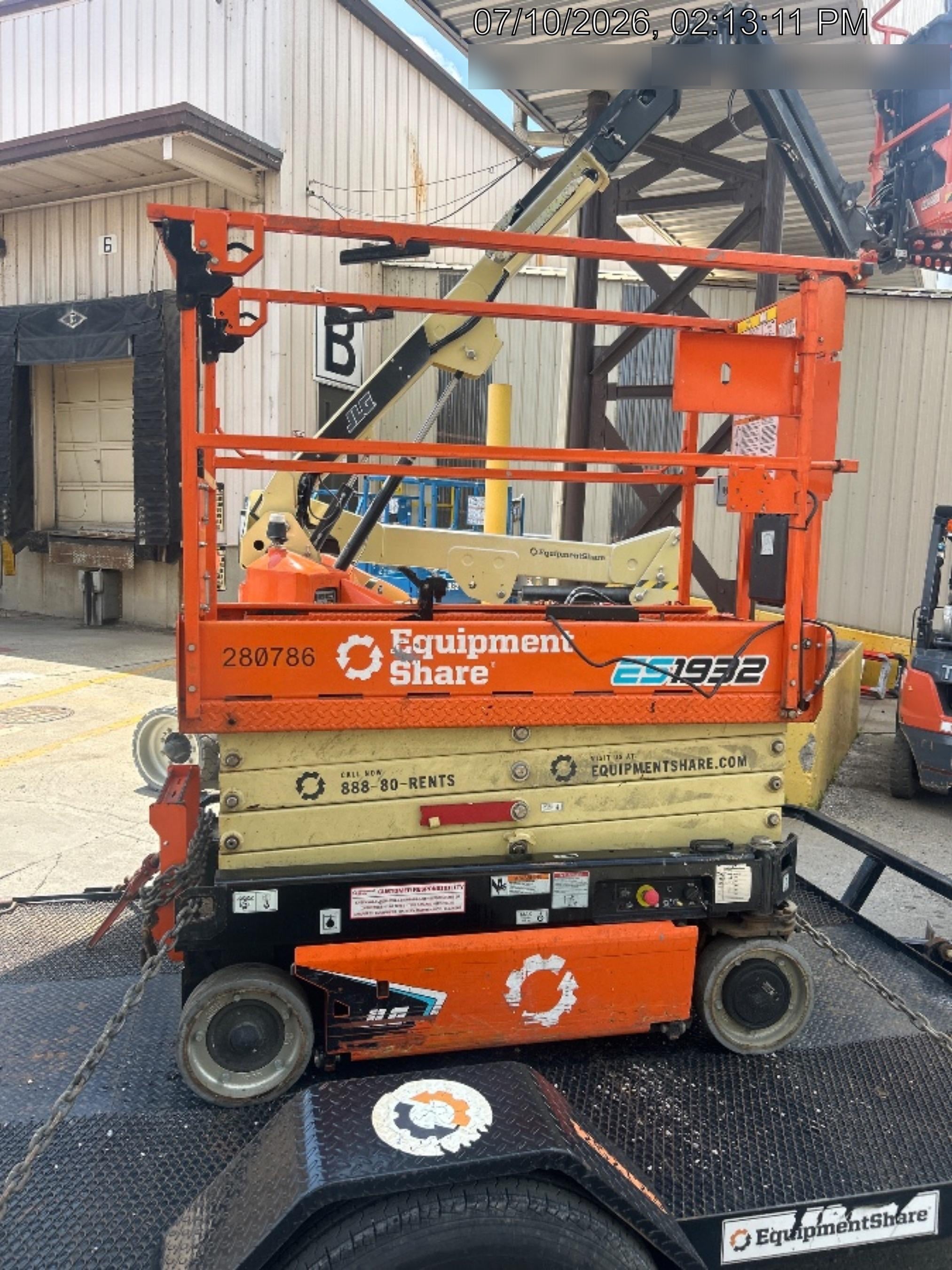 2022 JLG ES1932