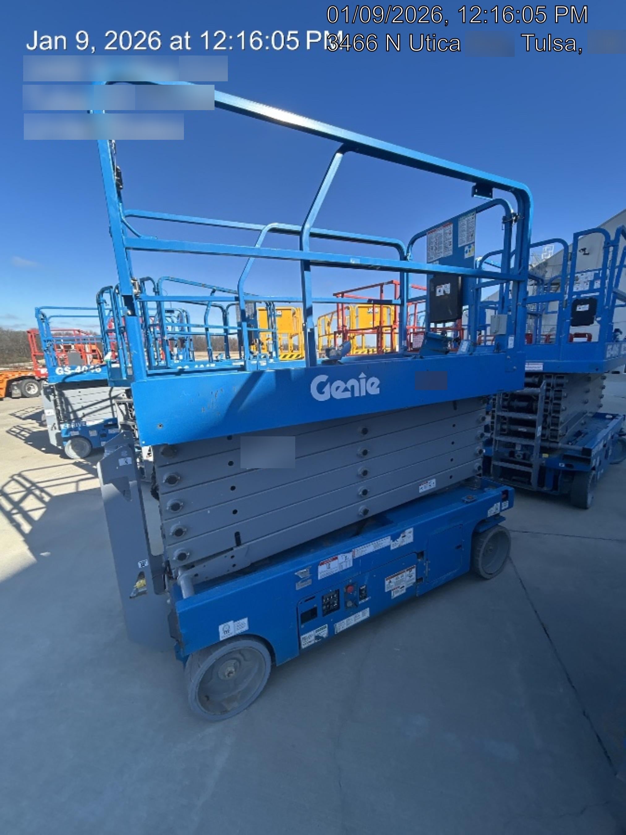 2019 Genie GS-4047 Folding rails with half height swing gate